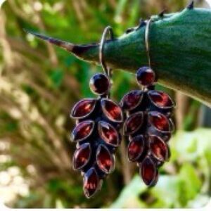 “RARE” - Vintage .925 Sterling Silver Faceted Garnet Leaflike/Grapes Earrings -